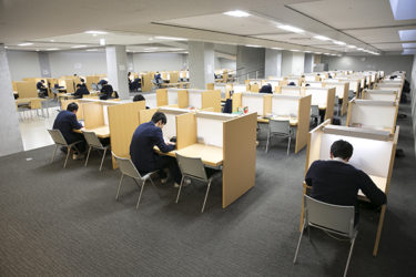 足立学園中学校